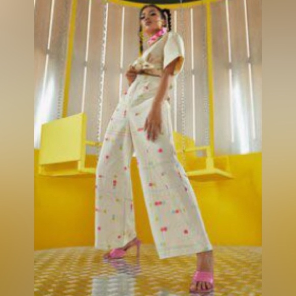 SHEIN White Wide Leg Pants with Geometric Pattern